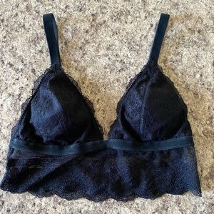 Victoria’s Secret size M black lace bralette